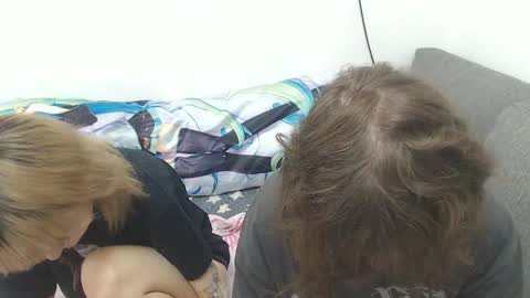 Snapshot of angelofporncouple chatting on 11-19-25, 04:51 Eva online show from 11-19-25, 04:51