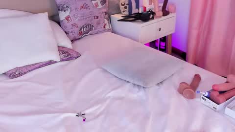 Snapshot of angels_one chatting on 11-01-25, 05:04 Angela online show from 11-01-25, 05:04