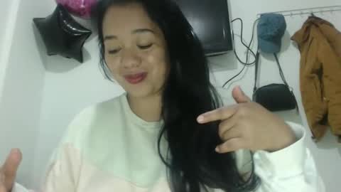 Snapshot of angelsexylatina chatting on 11-15-25, 04:47 rebeca online show from 11-15-25, 04:47