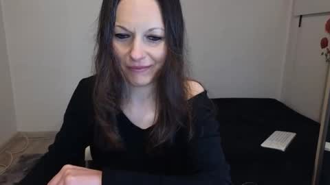 Giulia online show from 03-22-26, 12:19