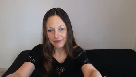 Giulia online show from 06-07-26, 11:47