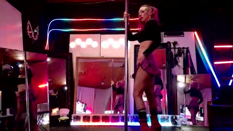 Madison Marie online show from 12-14-25, 07:03