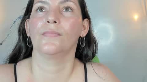 Snapshot of angelswets chatting on 02-15-25, 02:22 ANGIE online show from 02-15-25, 02:22