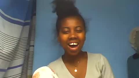 Snapshot of angemalala chatting on 07-19-26, 09:13 angemalala online show from 07-19-26, 09:13