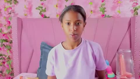 Snapshot of angeyapetite chatting on 03-05-26, 12:23 Anyega online show from 03-05-26, 12:23