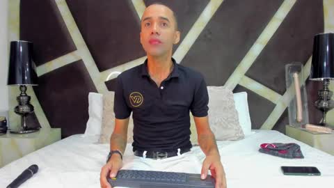 Snapshot of anghel_stone chatting on 02-05-25, 12:27 Anghel Stone online show from 02-05-25, 12:27