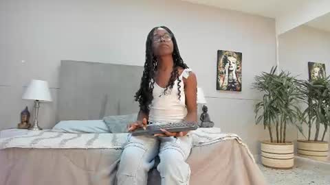 Snapshot of angie_abby chatting on 06-26-26, 03:33 Angie Abby online show from 06-26-26, 03:33