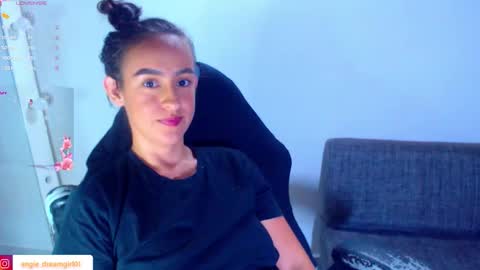 Snapshot of angie_dreamgirl chatting on 02-25-26, 10:30 IG angie dreamgirl01 online show from 02-25-26, 10:30