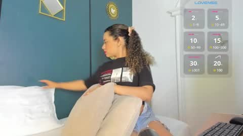 A N G I E online show from 05-04-26, 12:34