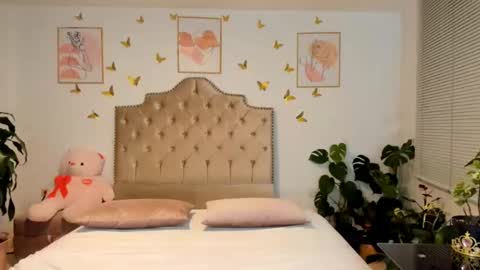 Anabella online show from 11-11-25, 02:11