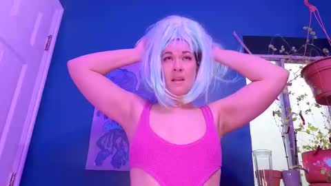 Snapshot of angiewakamatsu chatting on 04-09-26, 01:49 Lodestar online show from 04-09-26, 01:49