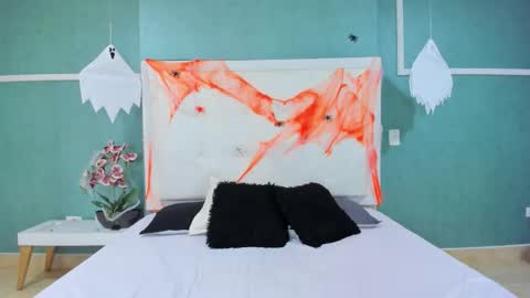 Ania online show from 10-22-25, 02:17