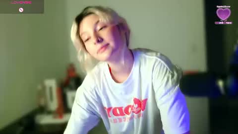 Snapshot of ania_mml chatting on 08-05-26, 11:39 Ania online show from 08-05-26, 11:39