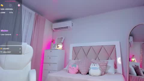 Snapshot of ania_sweet chatting on 02-20-25, 12:19 Ania online show from 02-20-25, 12:19