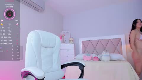 Snapshot of ania_sweet chatting on 09-30-25, 12:48 Ania online show from 09-30-25, 12:48