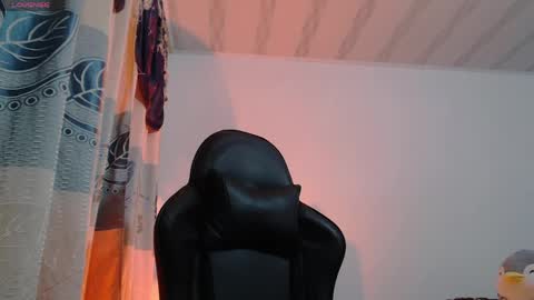 Snapshot of aniie_sweet4u chatting on 05-18-26, 11:27 ANIIE online show from 05-18-26, 11:27