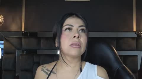 Snapshot of anijoness_ chatting on 11-21-25, 04:22 Ani online show from 11-21-25, 04:22