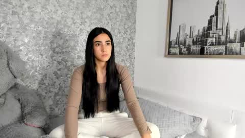 anika_h online show from 04-07-26, 12:05