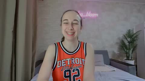 Snapshot of anikabloom chatting on 02-12-25, 09:54 anikabloom online show from 02-12-25, 09:54