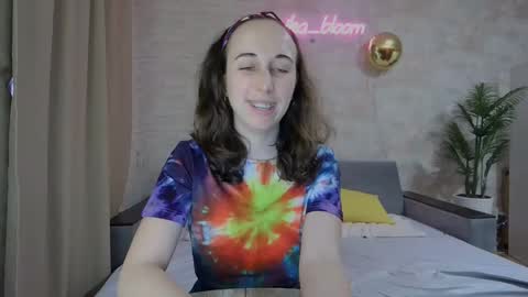 Snapshot of anikabloom chatting on 02-17-25, 05:58 anikabloom online show from 02-17-25, 05:58