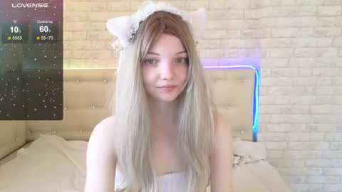 Snapshot of animealica chatting on 06-18-26, 03:29 Alica online show from 06-18-26, 03:29