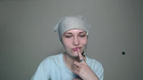Snapshot of anisiaaa_lovesyou chatting on 09-23-25, 06:22 Anisia online show from 09-23-25, 06:22