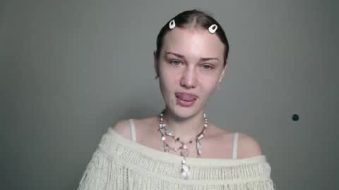 Snapshot of anisiaaa_lovesyou chatting on 10-03-25, 05:21 Anisia online show from 10-03-25, 05:21
