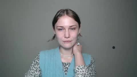 Snapshot of anisiaaa_lovesyou chatting on 10-23-25, 06:39 Anisia online show from 10-23-25, 06:39