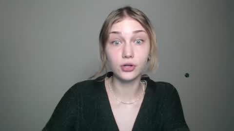 Snapshot of anisiaaa_lovesyou chatting on 10-24-25, 07:32 Anisia online show from 10-24-25, 07:32