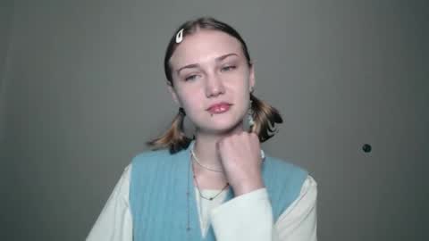 Snapshot of anisiaaa_lovesyou chatting on 10-26-25, 07:42 Anisia online show from 10-26-25, 07:42