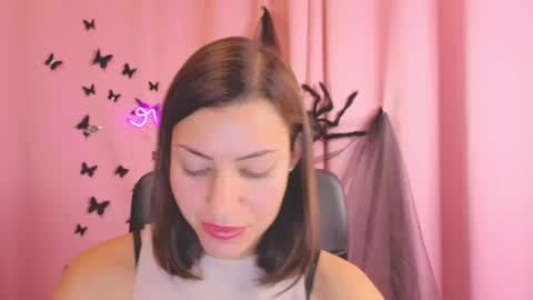 Anni online show from 10-26-25, 03:51