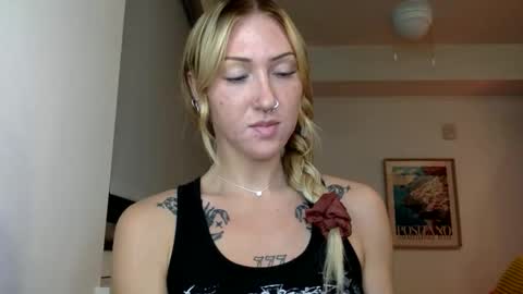 Snapshot of anisummers chatting on 11-06-25, 02:56 Ani Summers online show from 11-06-25, 02:56