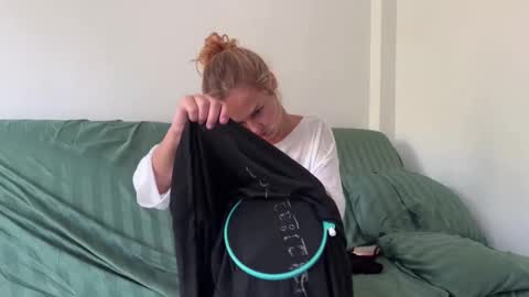 anita__hills online show from 12-31-24, 05:00