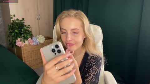 Anita online show from 07-20-26, 01:42