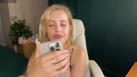 Anita online show from 08-03-26, 01:04
