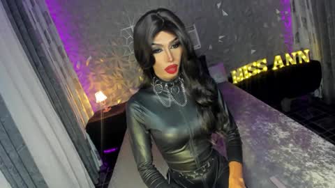 Snapshot of anitacruisze chatting on 01-17-25, 03:43 Miss Ann online show from 01-17-25, 03:43