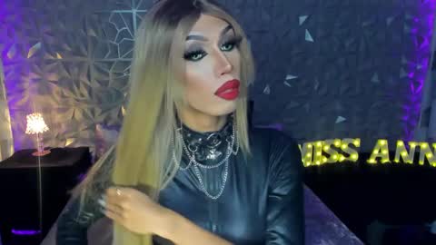 Snapshot of anitacruisze chatting on 01-17-25, 06:44 Miss Ann online show from 01-17-25, 06:44