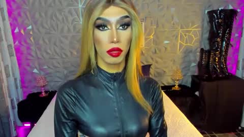 Snapshot of anitacruisze chatting on 01-31-25, 02:07 Miss Ann online show from 01-31-25, 02:07