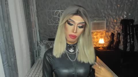 Snapshot of anitacruisze chatting on 02-03-25, 02:58 Miss Ann online show from 02-03-25, 02:58