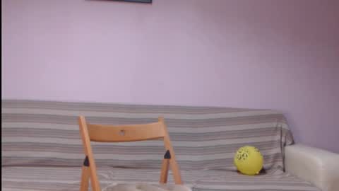 Snapshot of anittac14 chatting on 10-19-25, 04:51 Anitta online show from 10-19-25, 04:51