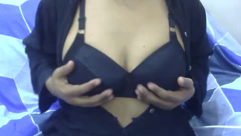 anjali_dogra786 online show from 09-27-25, 07:57