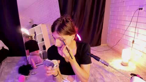 Angel online show from 11-28-25, 06:43