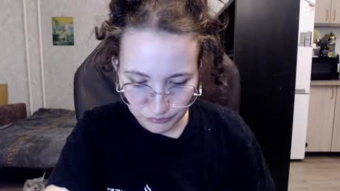 Snapshot of ankey_rayah chatting on 11-16-25, 04:12 Nameless online show from 11-16-25, 04:12