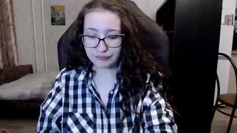 Snapshot of ankey_rayah chatting on 01-18-26, 12:36 Nameless online show from 01-18-26, 12:36