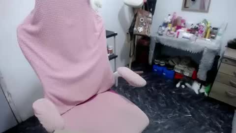 Snapshot of anliahottiexx chatting on 03-27-26, 08:41 ANN online show from 03-27-26, 08:41