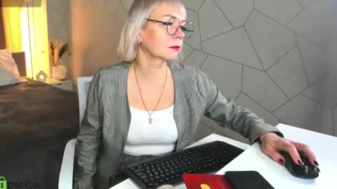 Snapshot of ann_annise chatting on 02-13-26, 01:12 ann_annise online show from 02-13-26, 01:12