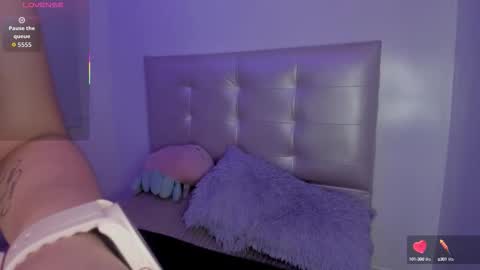 Snapshot of anna_blade_ chatting on 10-01-25, 02:45 ANNA online show from 10-01-25, 02:45