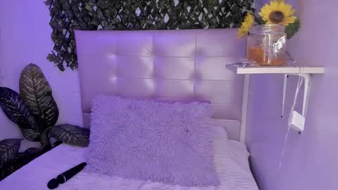 Snapshot of anna_blade_ chatting on 11-14-25, 04:55 ANNA online show from 11-14-25, 04:55