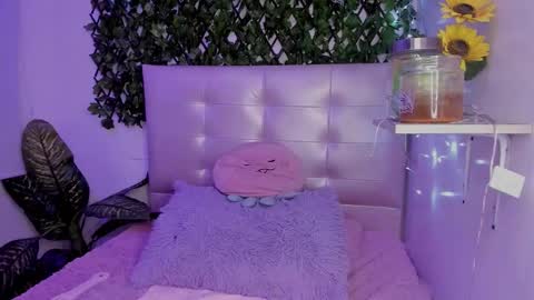 Snapshot of anna_blade_ chatting on 12-04-25, 04:22 ANNA online show from 12-04-25, 04:22