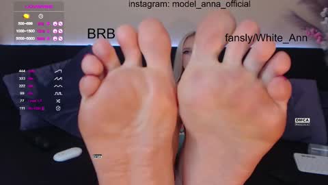 Snapshot of anna_bonbon chatting on 11-19-25, 01:00 anna_bonbon online show from 11-19-25, 01:00